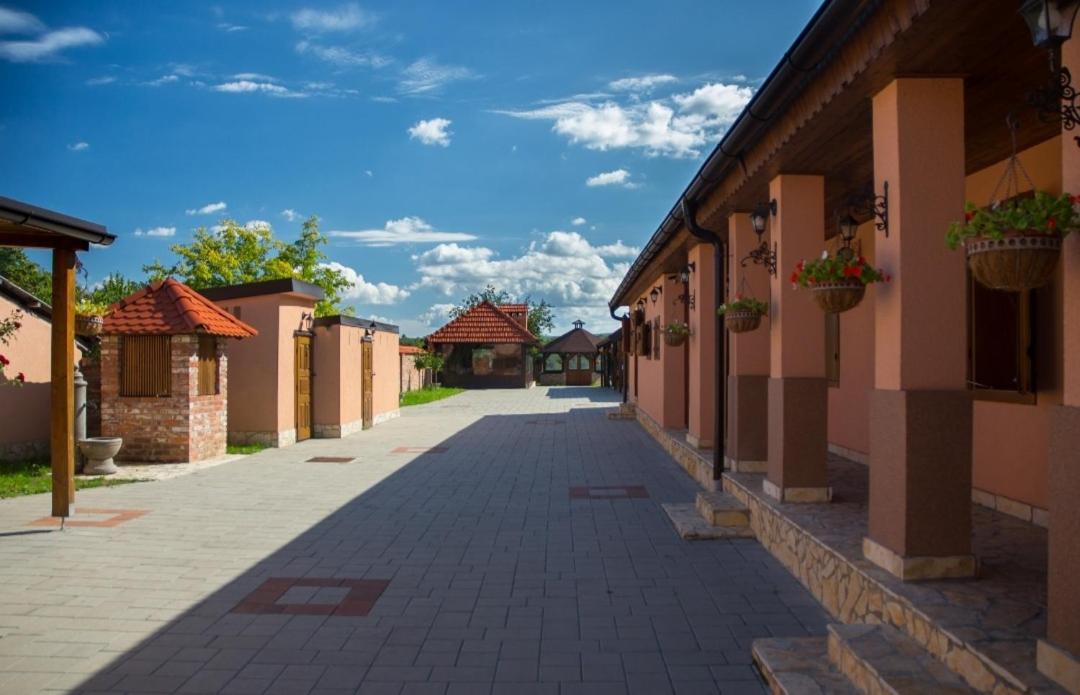 Ferienwohnung Kuca Za Odmor Poppke Fericanci Exterior foto