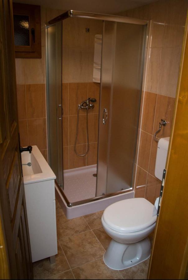 Ferienwohnung Kuca Za Odmor Poppke Fericanci Exterior foto
