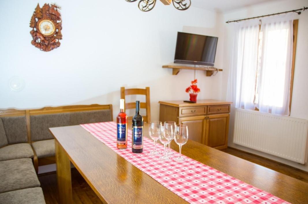 Ferienwohnung Kuca Za Odmor Poppke Fericanci Exterior foto