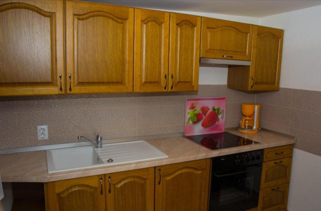 Ferienwohnung Kuca Za Odmor Poppke Fericanci Exterior foto