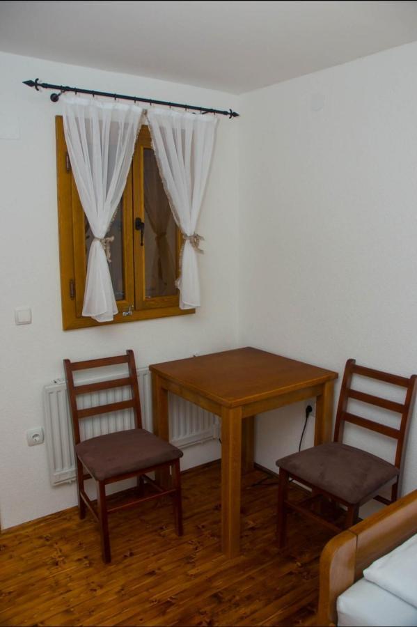 Ferienwohnung Kuca Za Odmor Poppke Fericanci Exterior foto